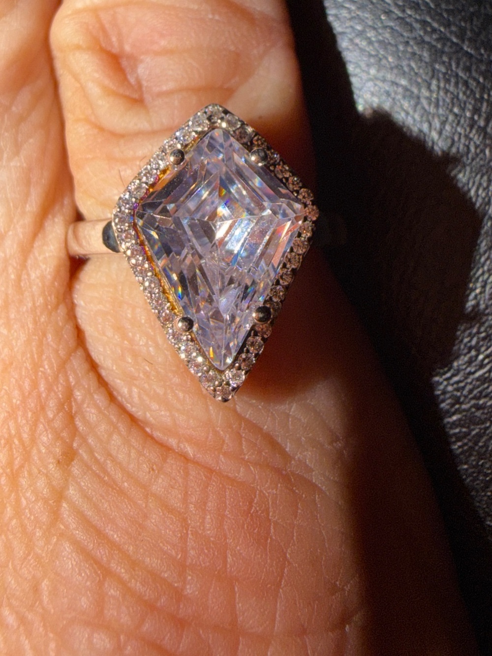 Sterling Silver Sparkling Kite Marquise-Cut Halo Ring in Clear Crystal size 6